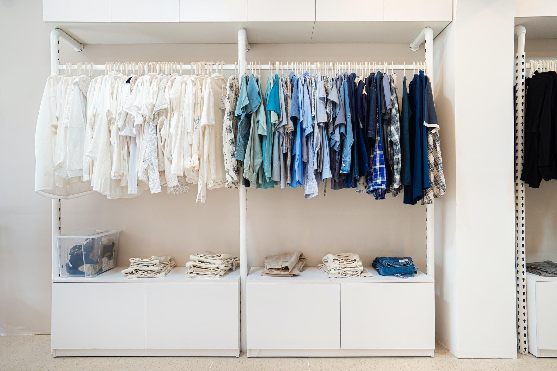 Organize your closet, home staging, home stager, closet staging